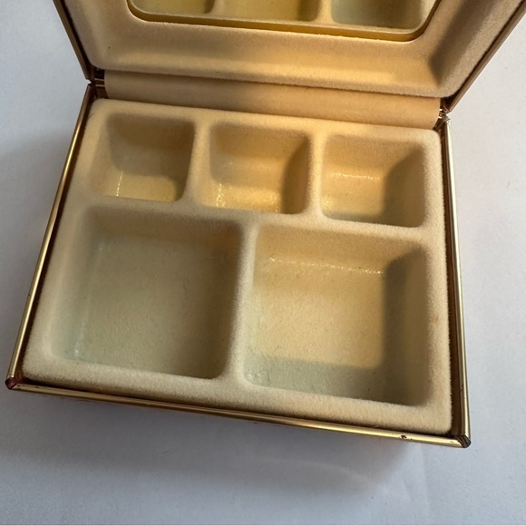 Vintage Floral Fabric Covered Jewelry Box Clam Shell With Mirror - Picture 4 of 5